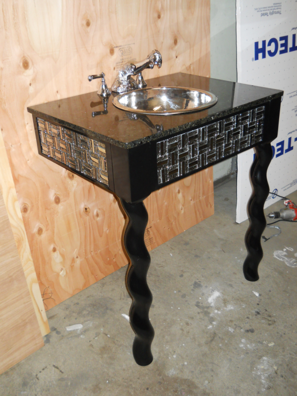 At Elite Bath, Great Grates and Oregon Copper Bowls all of our products are made of recycled precious metals or can be recycled.  We can sculpt these precious metals into tile, mosaics, under mount kitchen, bar or bathroom sink, freestanding tubs, Vessels, faucets, your imagination is the limit.